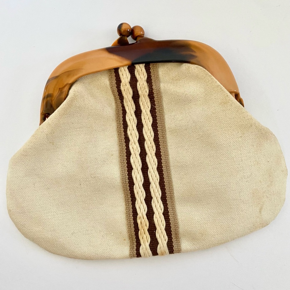 Vintage 70s Embroidered Kiss Lock Coin Purse